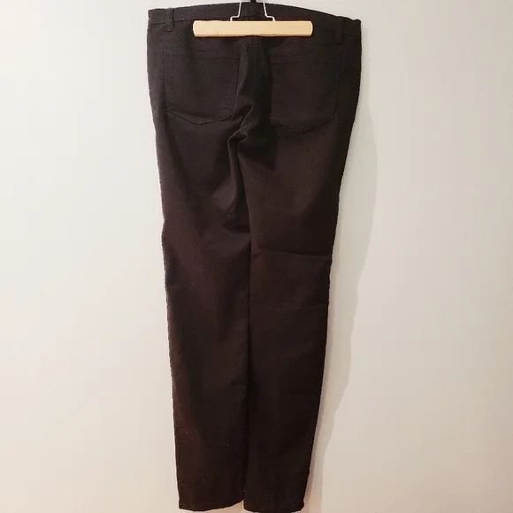 Forever 21 Black Skinny Jeans - Picture 2 of 5